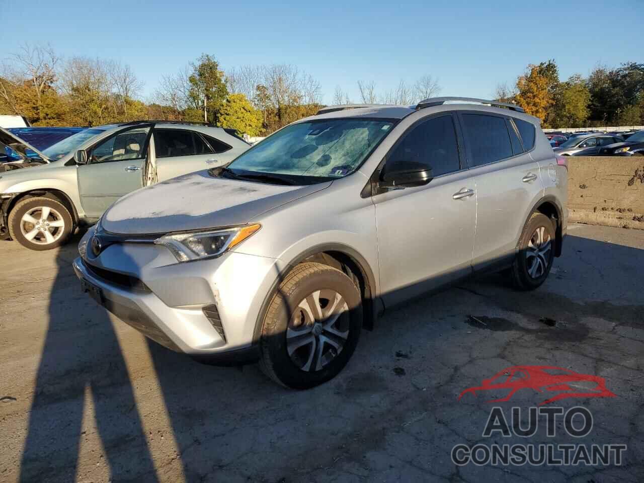 TOYOTA RAV4 2018 - 2T3BFREV3JW711589