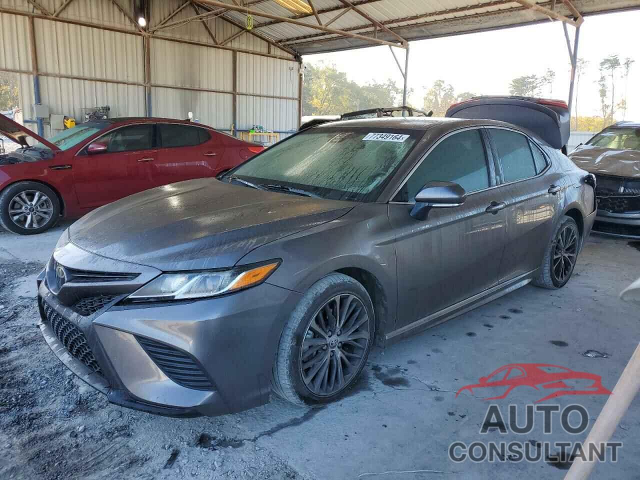 TOYOTA CAMRY 2018 - 4T1B11HK0JU518780