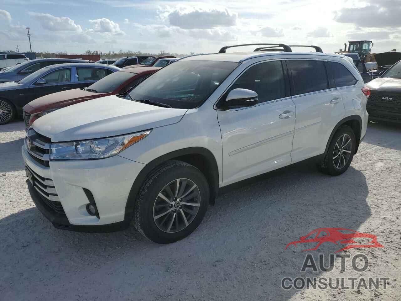 TOYOTA HIGHLANDER 2019 - 5TDJZRFH1KS716109