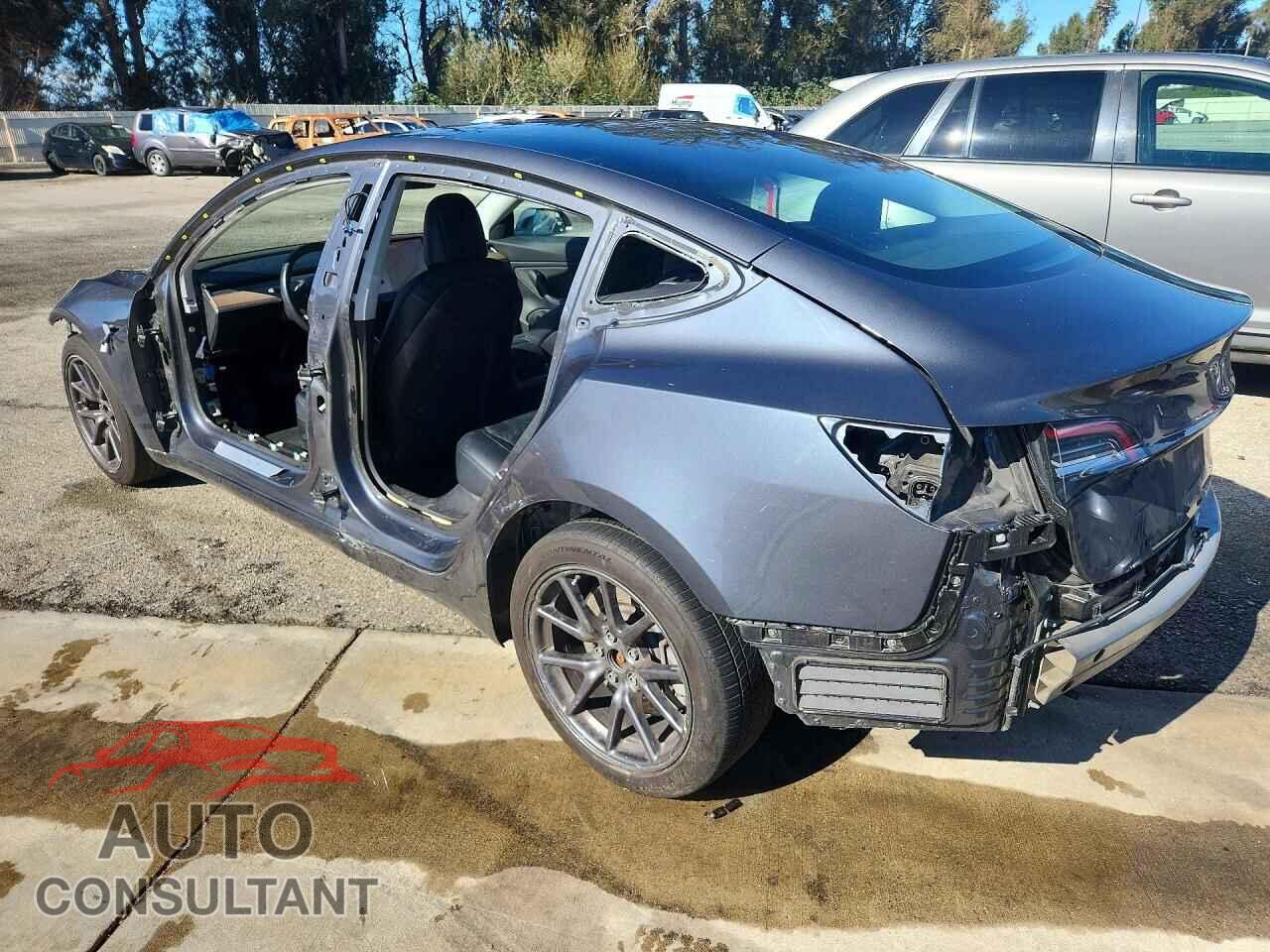 TESLA MODEL 3 2018 - 5YJ3E1EA8JF157882
