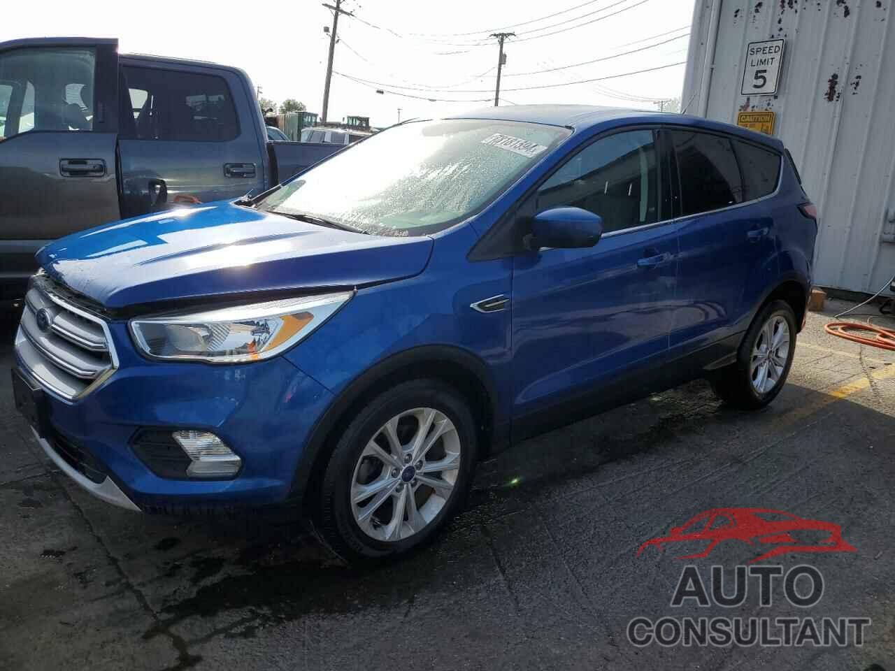 FORD ESCAPE 2017 - 1FMCU0GD3HUD38552