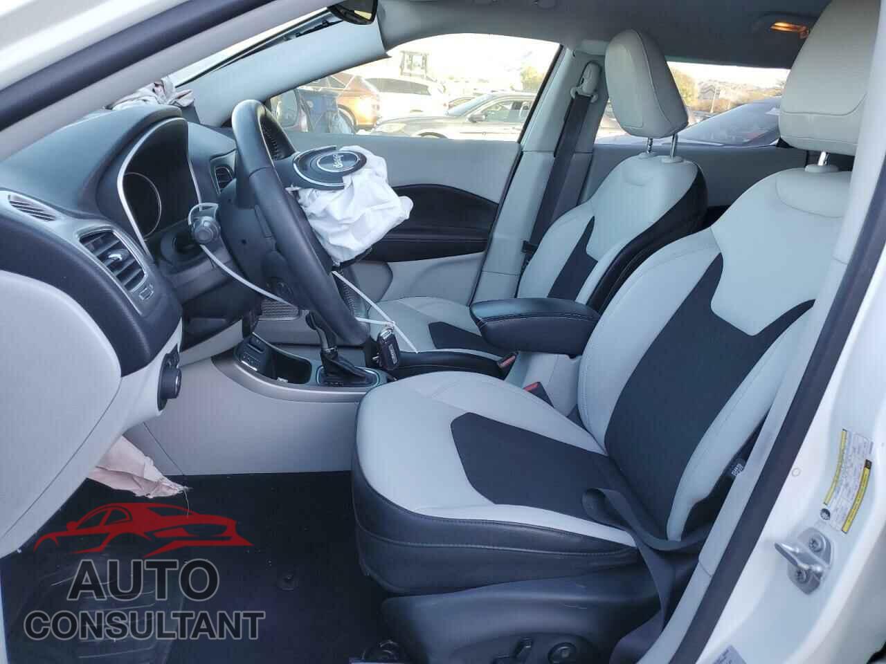 JEEP COMPASS 2017 - 3C4NJCBB5HT643249