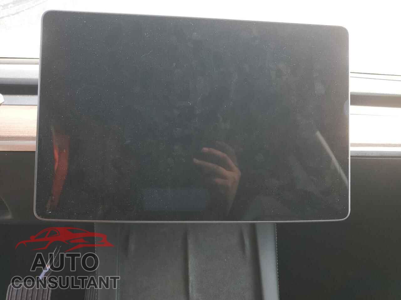 TESLA MODEL Y 2024 - 7SAYGDED0RF096554