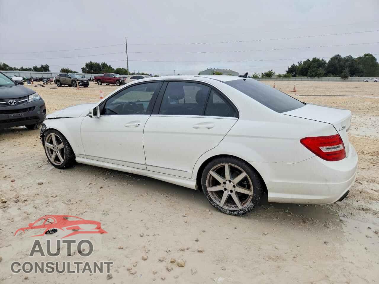 MERCEDES-BENZ C-CLASS 2013 - WDDGF4HB7DR273714