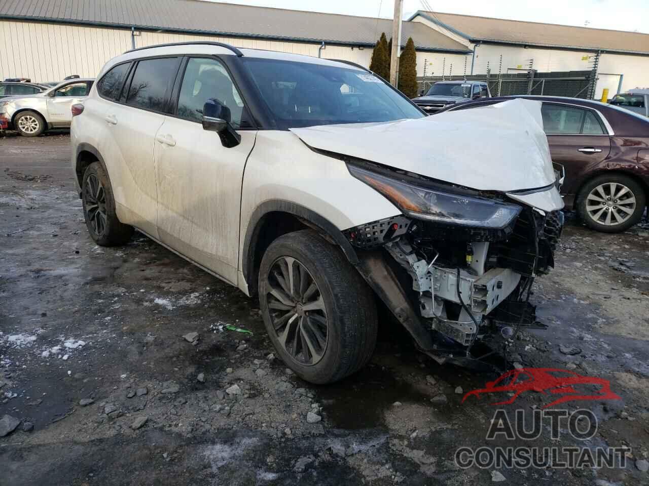 TOYOTA HIGHLANDER 2021 - 5TDJZRBH2MS134982