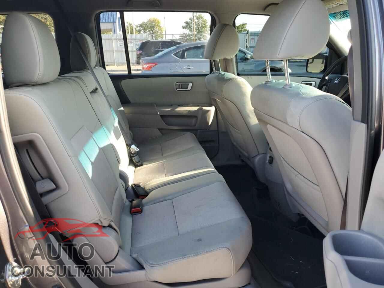 HONDA PILOT 2015 - 5FNYF4H47FB054809