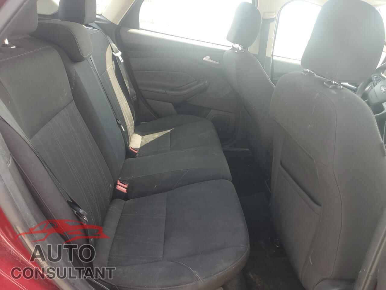 FORD FOCUS 2017 - 1FADP3M20HL336564