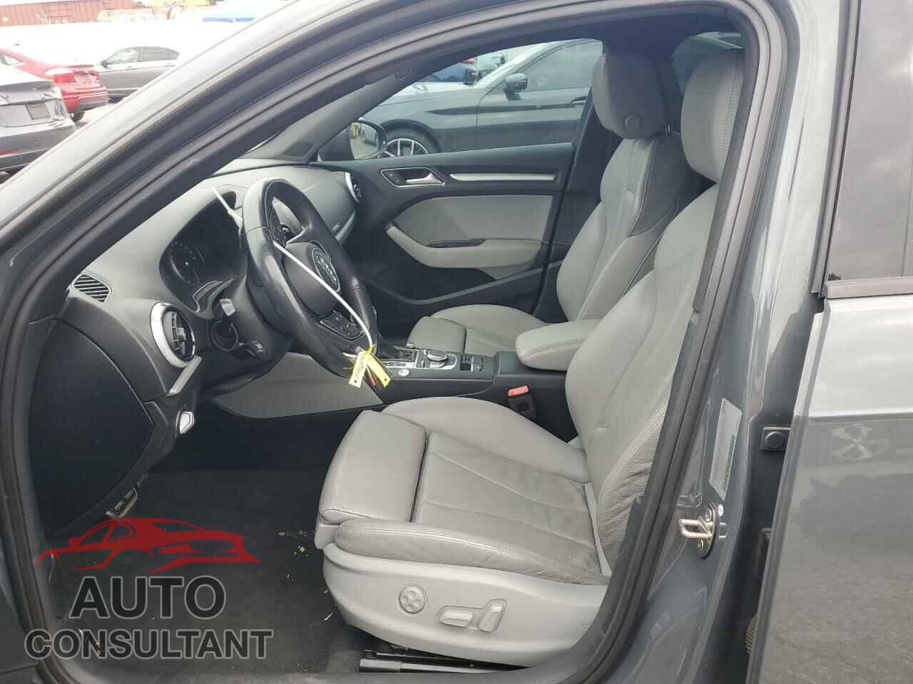 AUDI A3 2018 - WAUUPBFF5JA060952