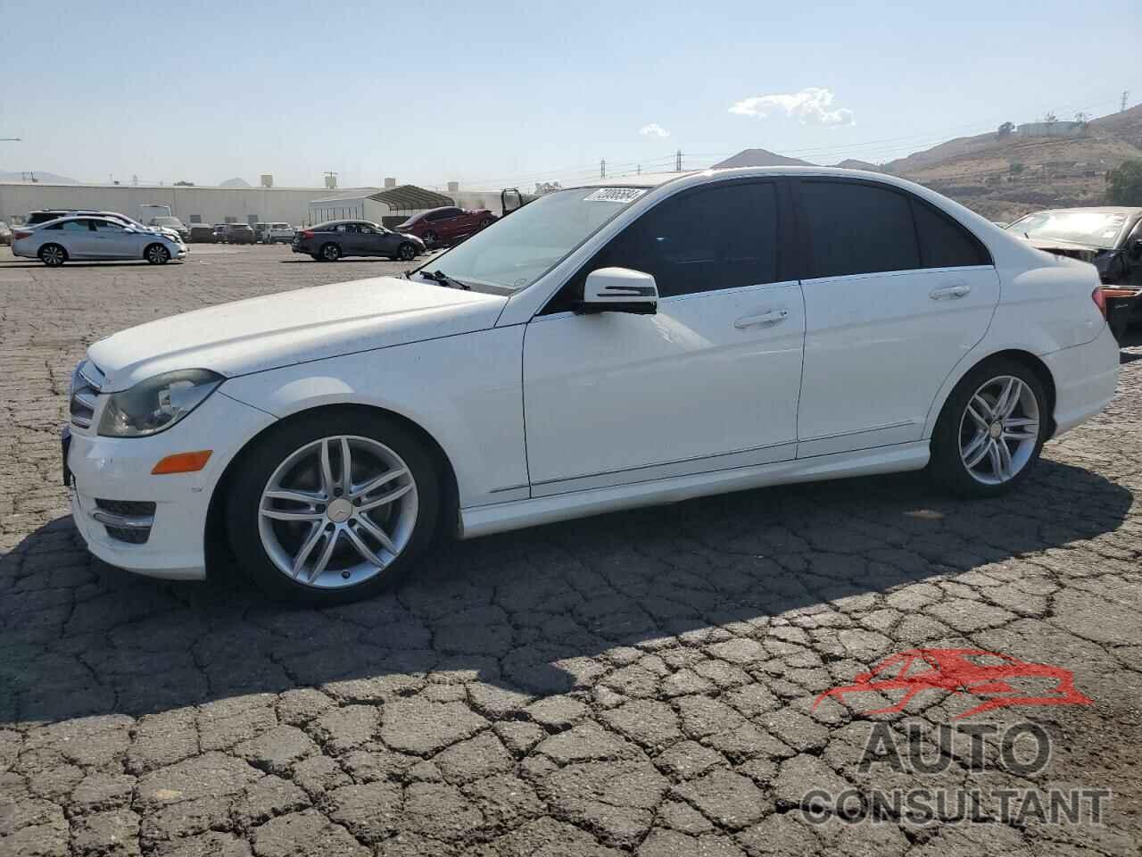 MERCEDES-BENZ C-CLASS 2013 - WDDGF4HB4DR268406