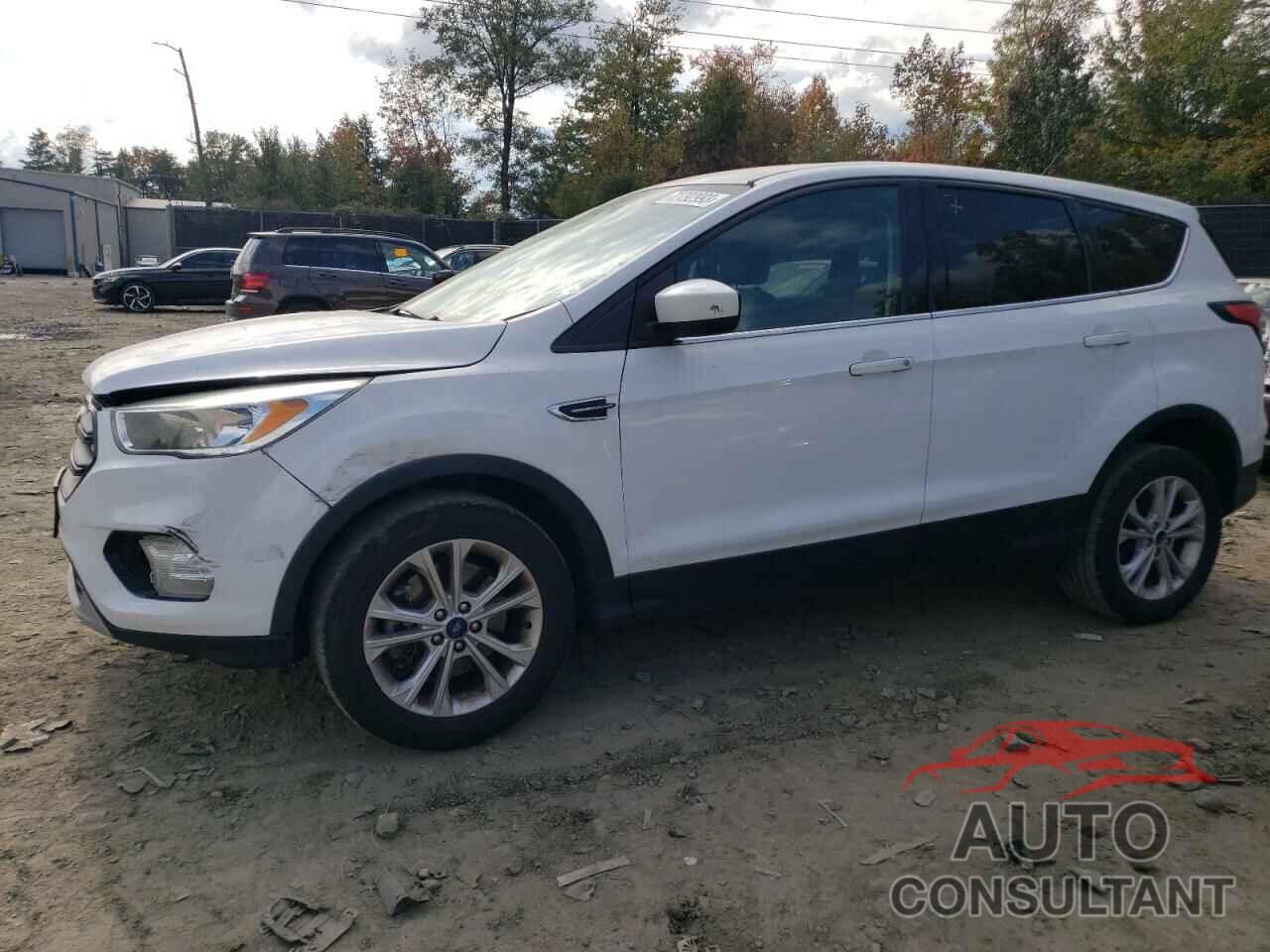 FORD ESCAPE 2017 - 1FMCU0G9XHUC97025