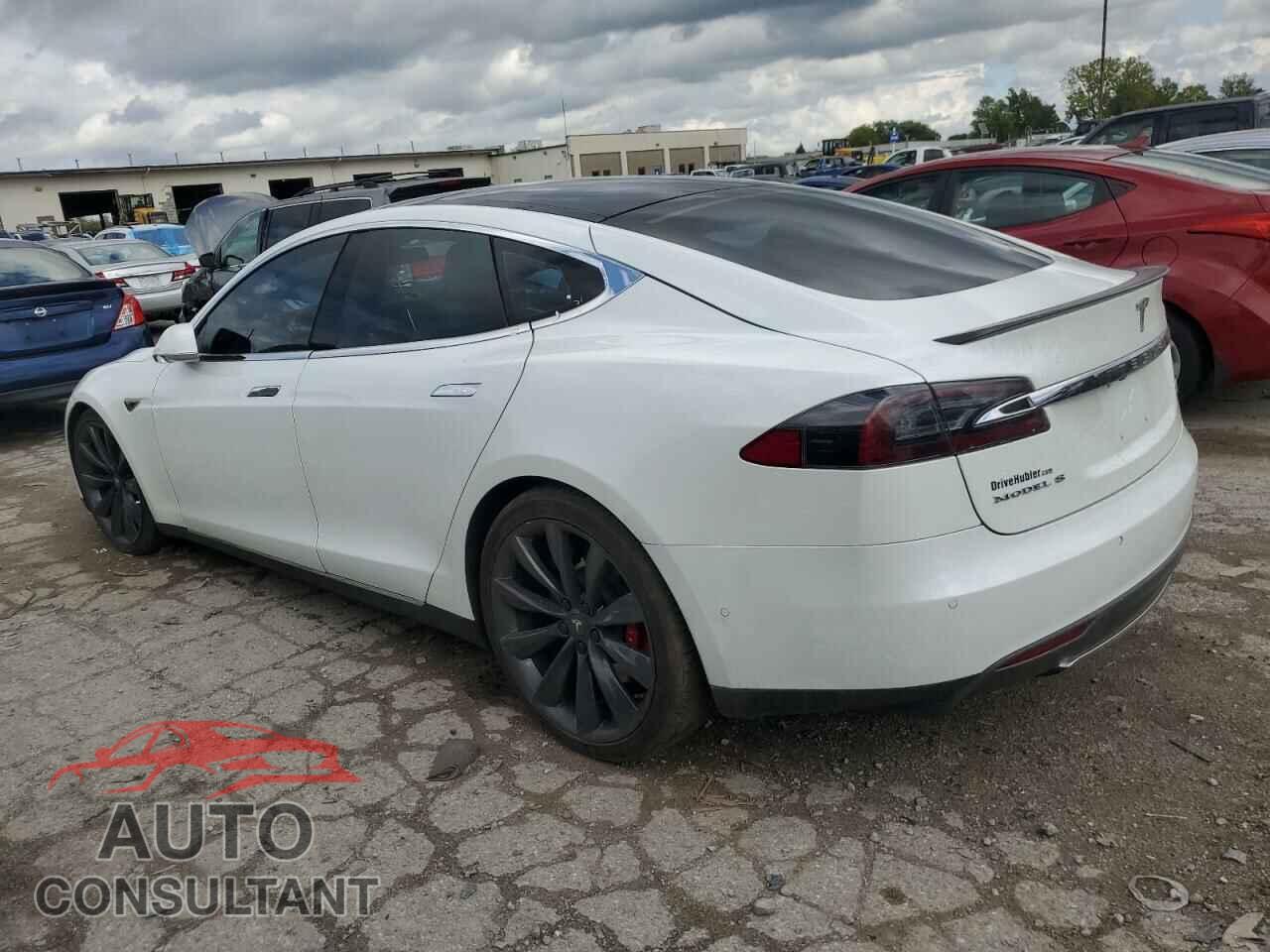 TESLA MODEL S 2015 - 5YJSA1E45FF106123
