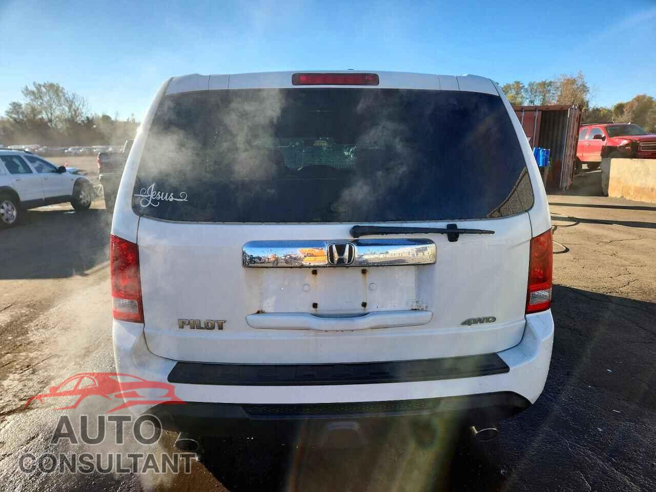 HONDA PILOT 2015 - 5FNYF4H49FB061292