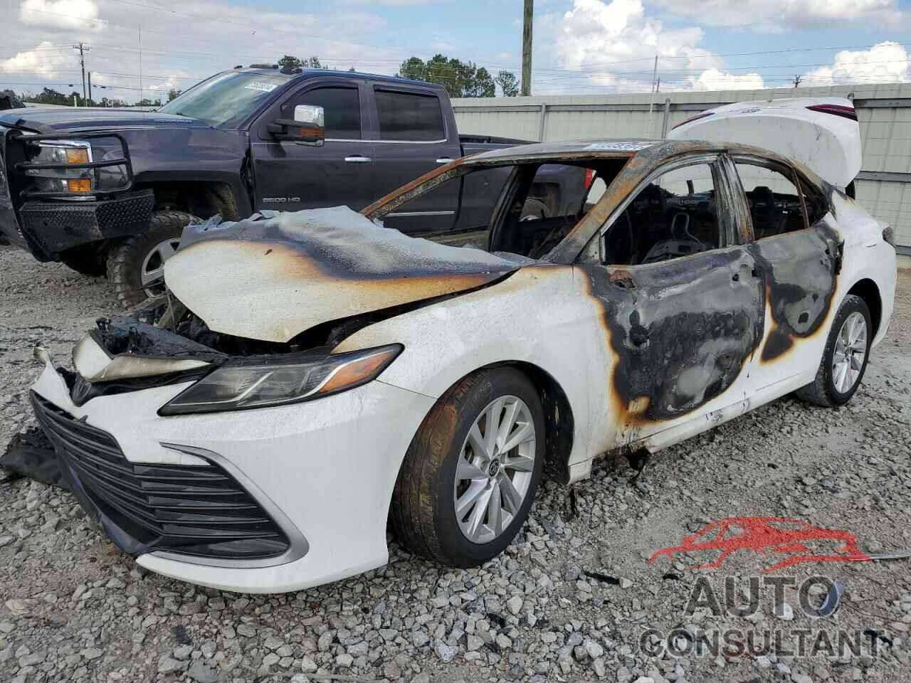 TOYOTA CAMRY 2022 - 4T1C11AK3NU673053