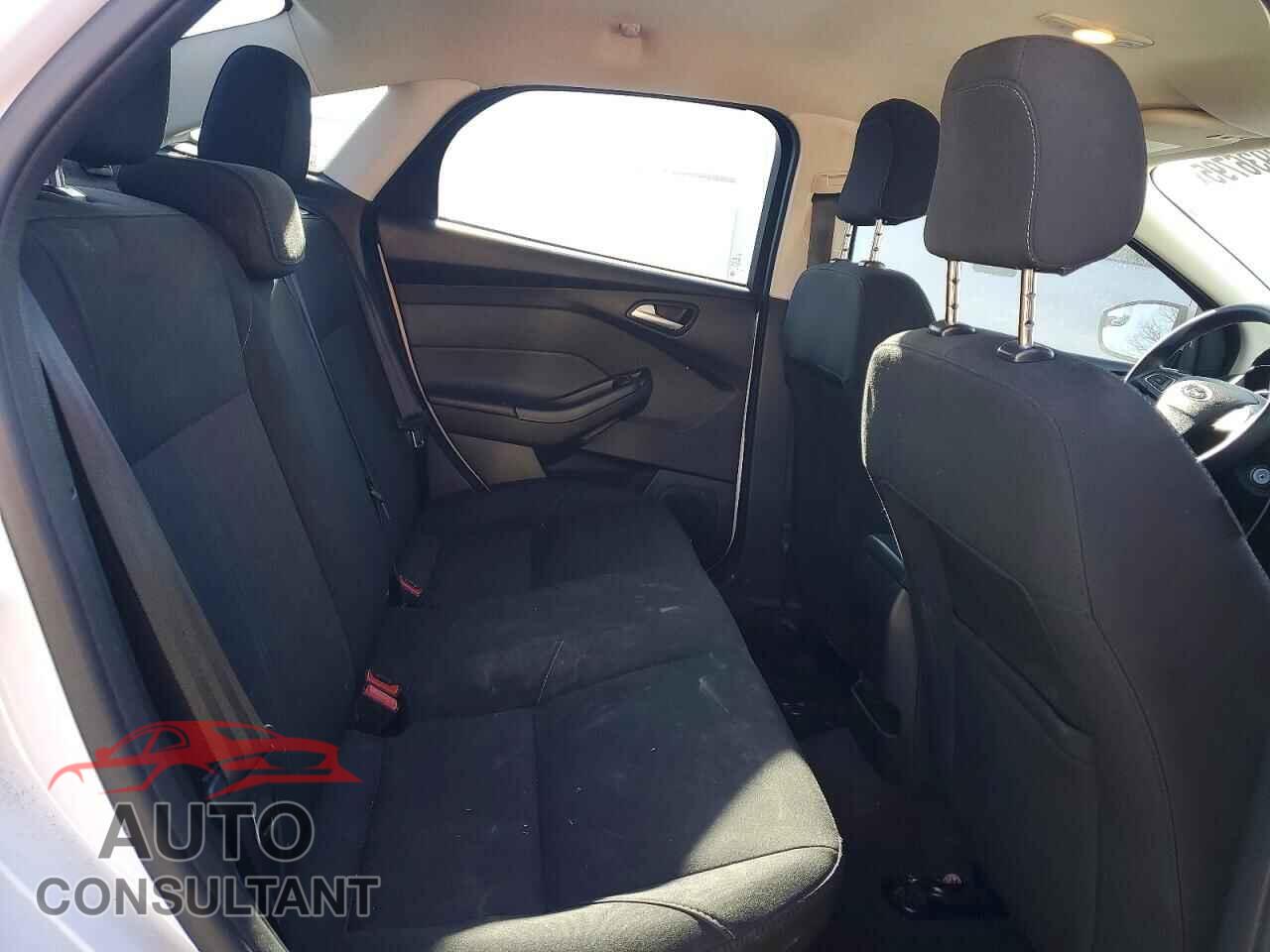 FORD FOCUS 2018 - 1FADP3F20JL285232