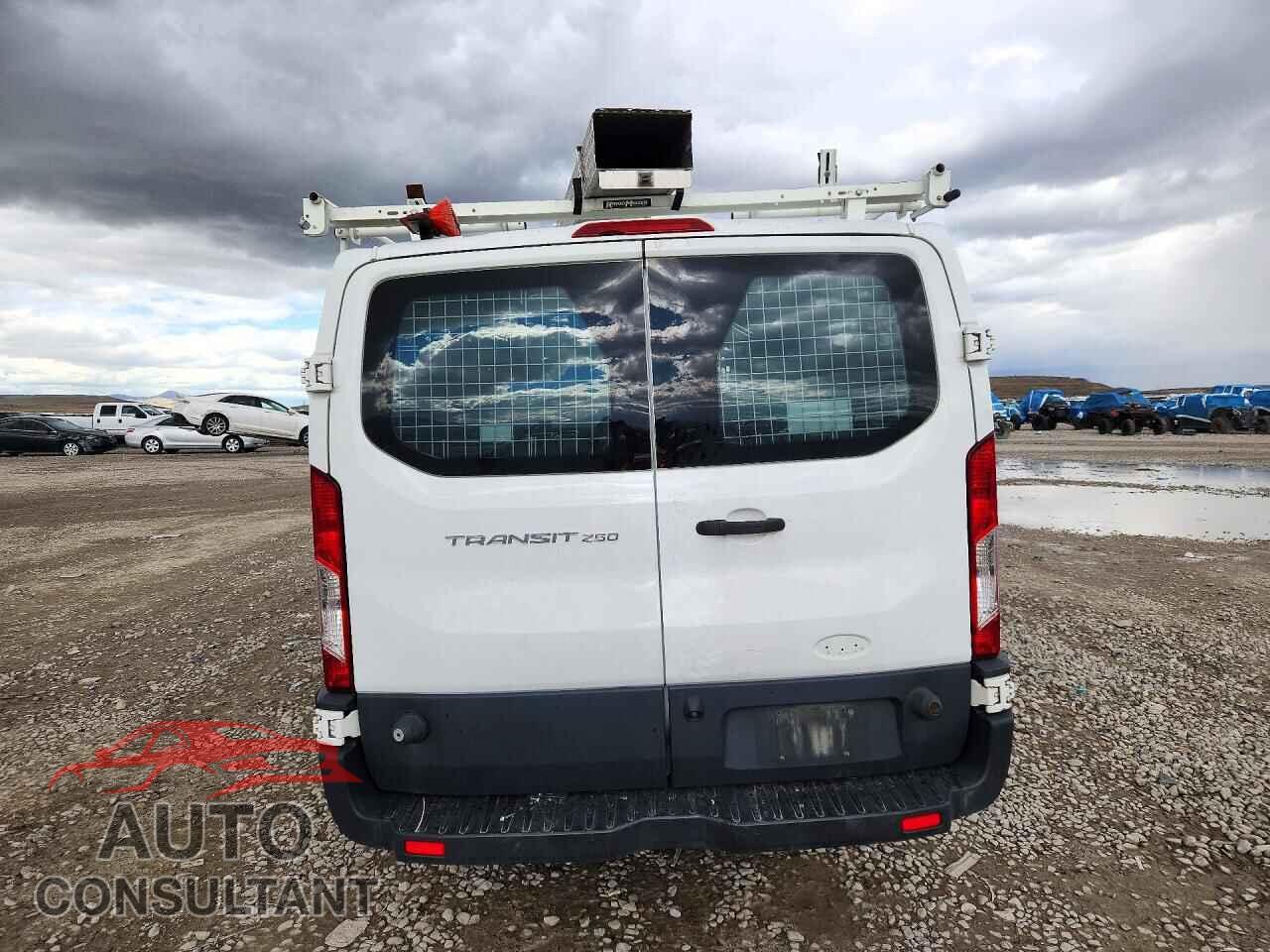 FORD TRANSIT 2017 - 1FTYR2ZM3HKB07778