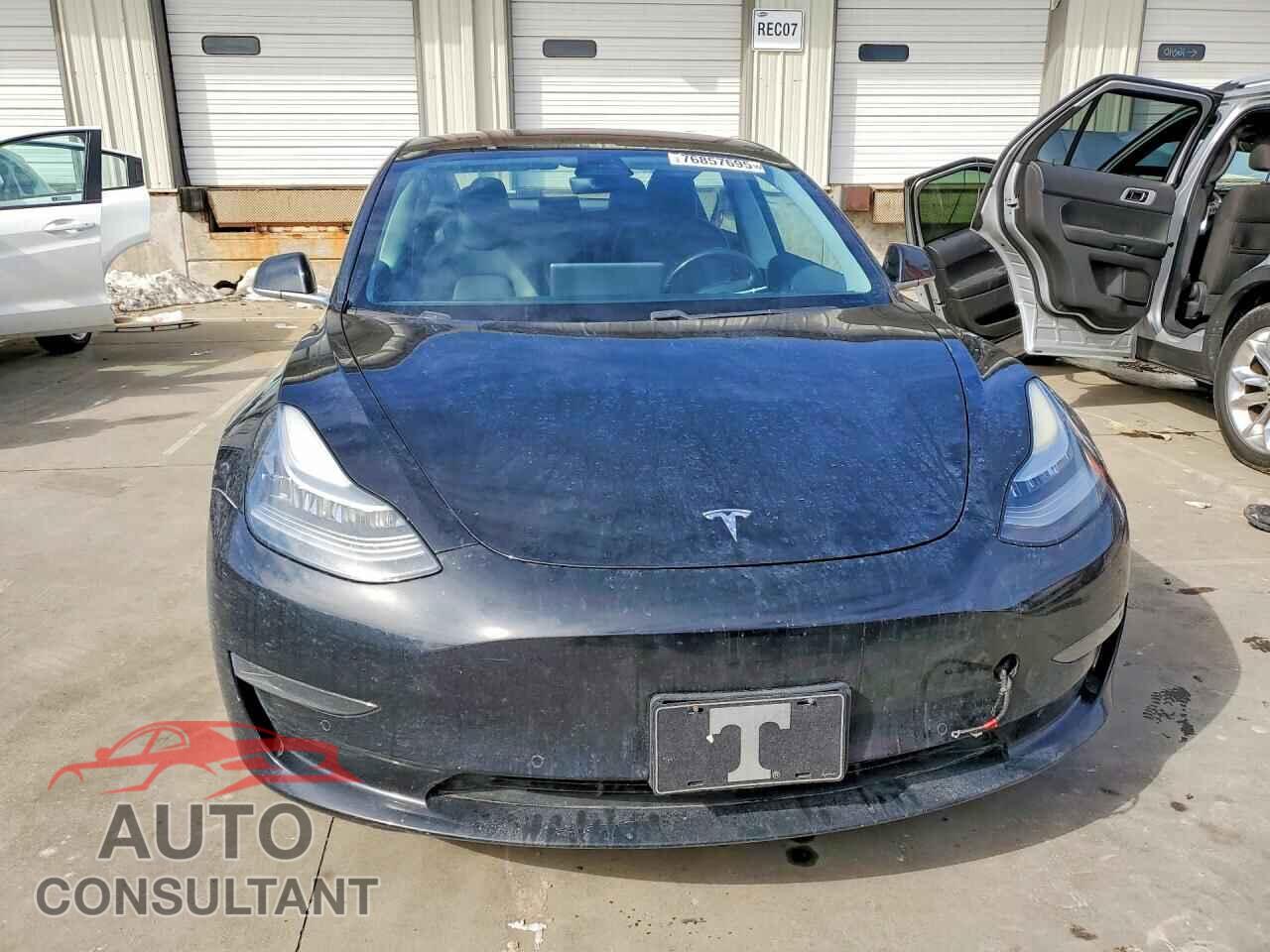TESLA MODEL 3 2018 - 5YJ3E1EA9JF009367