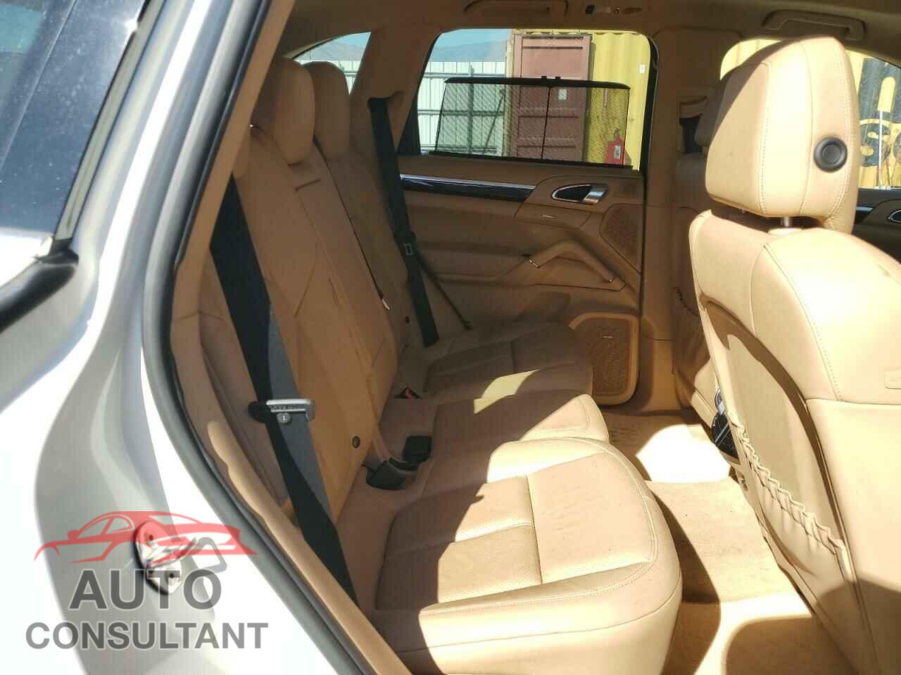 PORSCHE CAYENNE 2012 - WP1AB2A2XCLA43823