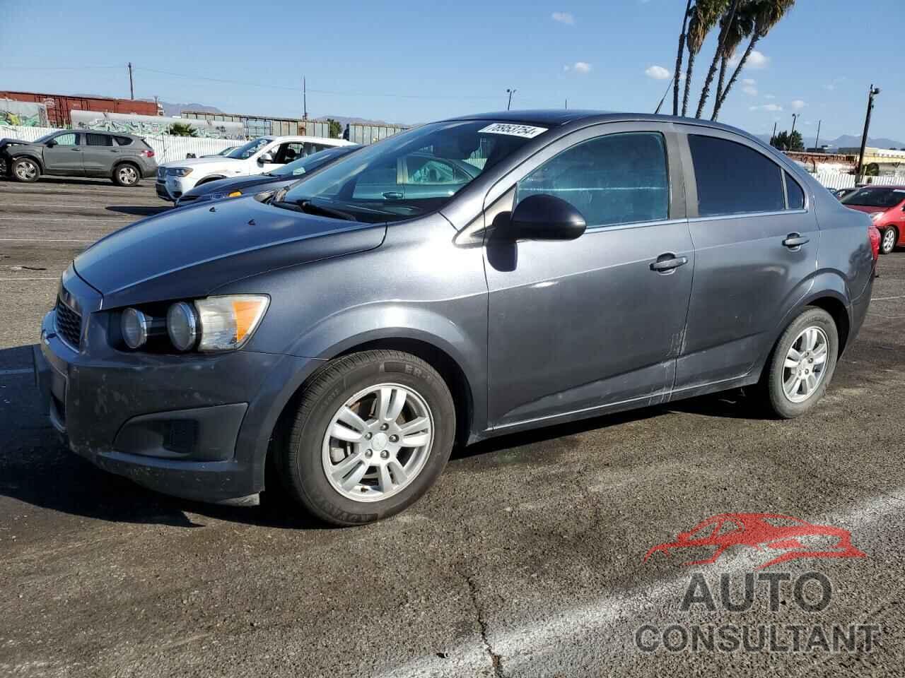 CHEVROLET SONIC 2013 - 1G1JC5SB8D4131059