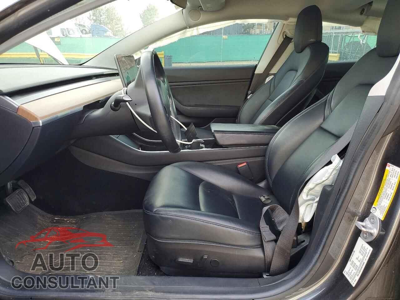 TESLA MODEL 3 2019 - 5YJ3E1EA1KF402040