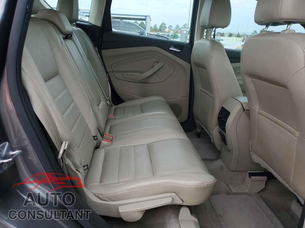 FORD C-MAX 2014 - 1FADP5CU3EL516583