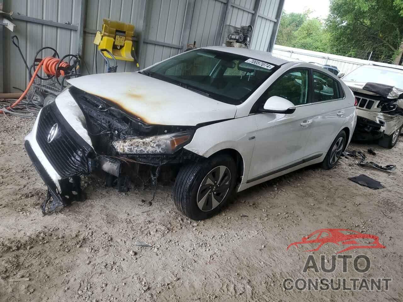 HYUNDAI IONIQ 2017 - KMHC75LC6HU030339