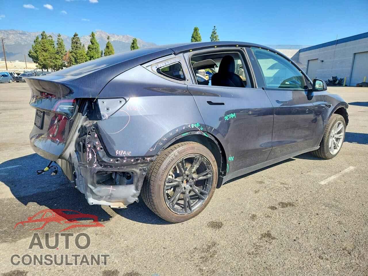 TESLA MODEL Y 2024 - 7SAYGDEDXRF001935