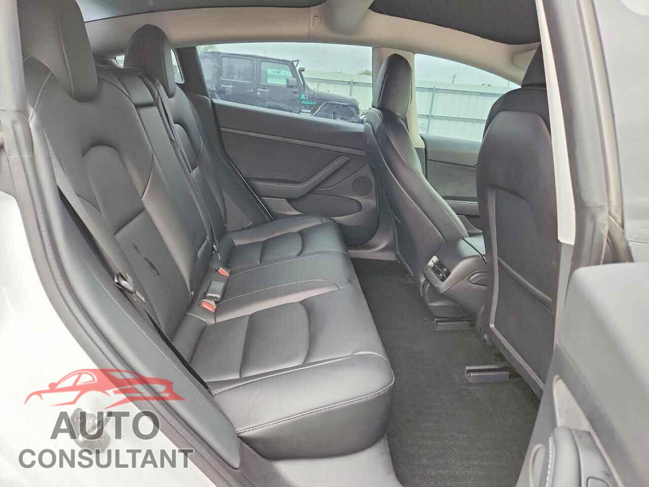 TESLA MODEL 3 2022 - 5YJ3E1EA8NF102872