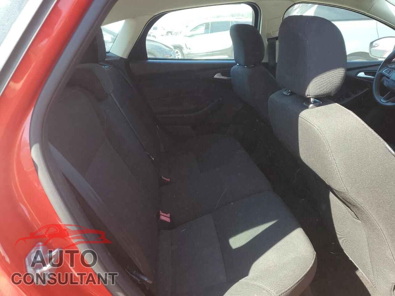 FORD FOCUS 2017 - 1FADP3K24HL248202