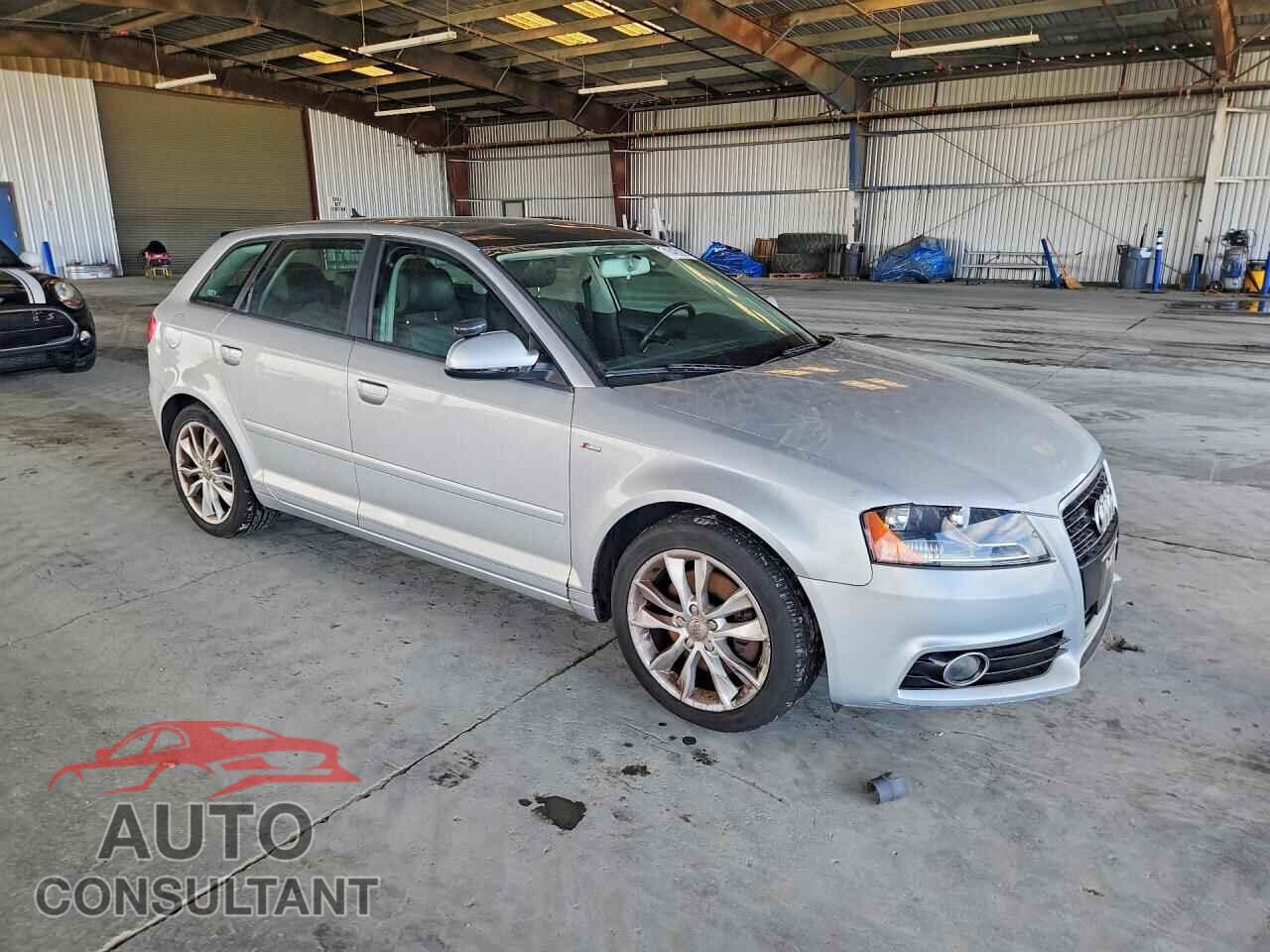 AUDI A3 2012 - WAUBEAFM7CA110176