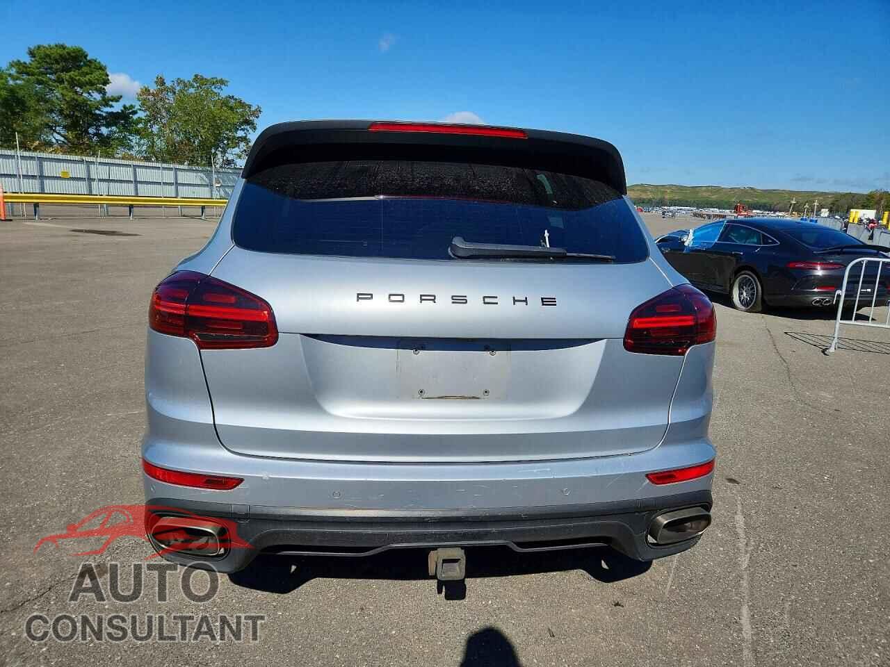 PORSCHE CAYENNE 2018 - WP1AA2A25JKA06295