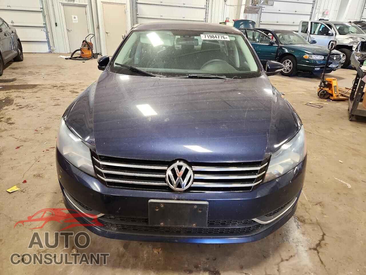 VOLKSWAGEN PASSAT 2012 - 1VWAP7A38CC021003