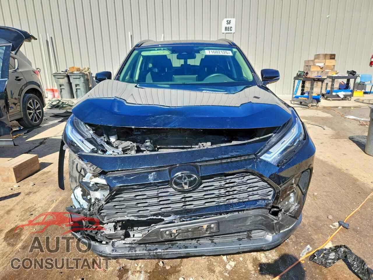 TOYOTA RAV4 2023 - JTMP1RFV5PD095497