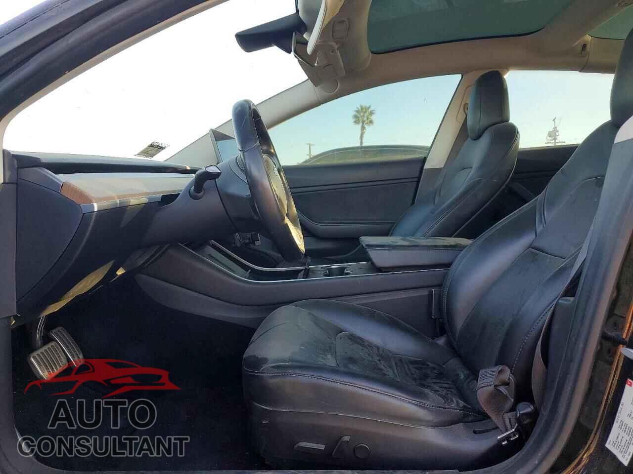 TESLA MODEL 3 2018 - 5YJ3E1EB8JF067267