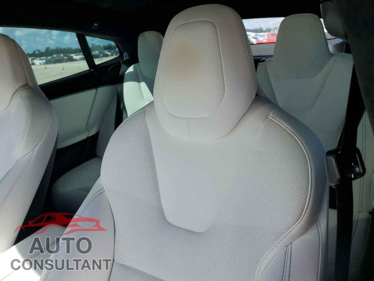 TESLA MODEL S 2018 - 5YJSA1E44JF267667
