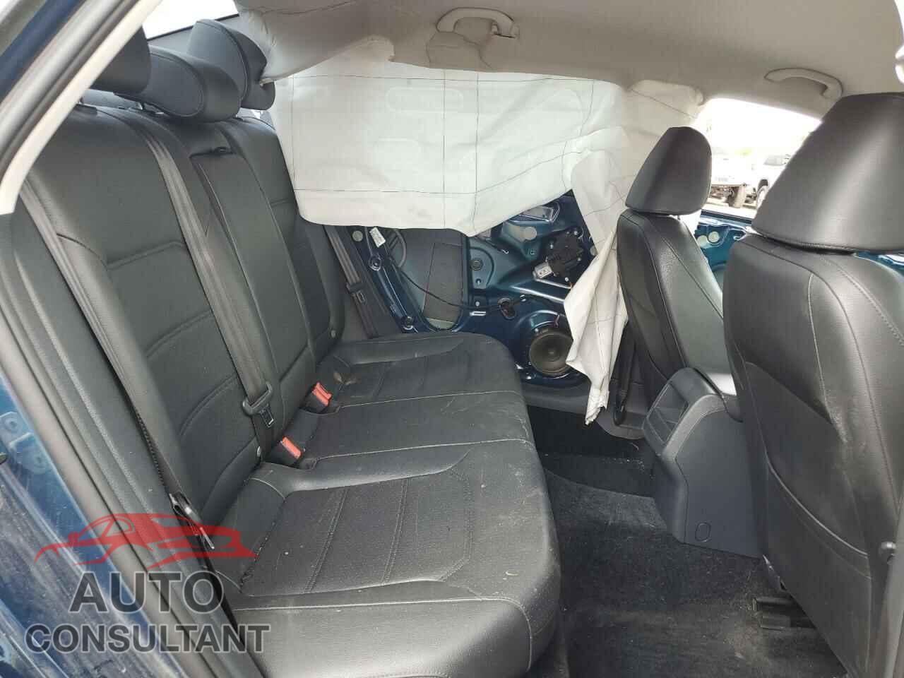 VOLKSWAGEN PASSAT 2018 - 1VWAA7A37JC006300