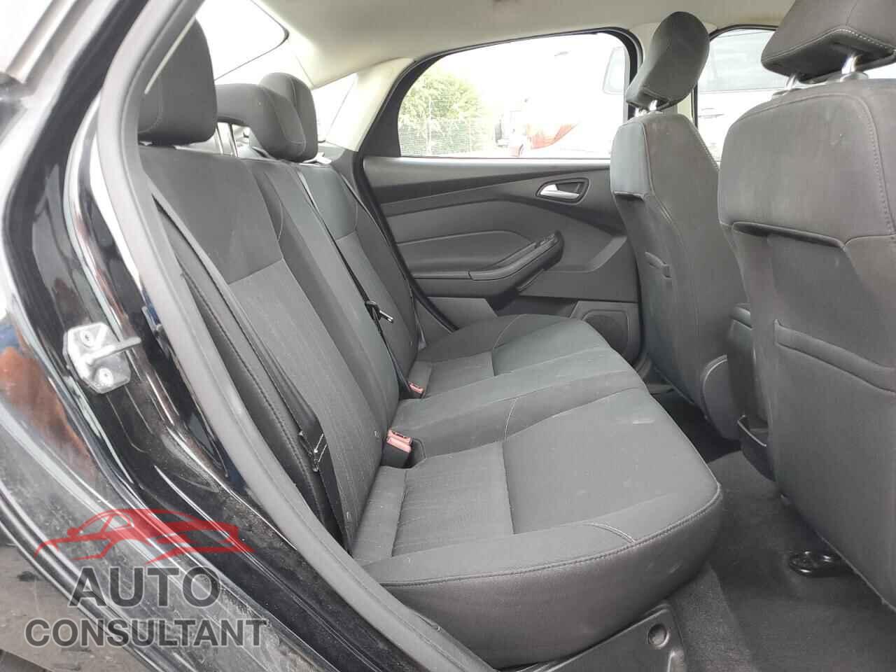 FORD FOCUS 2017 - 1FADP3F27HL218976