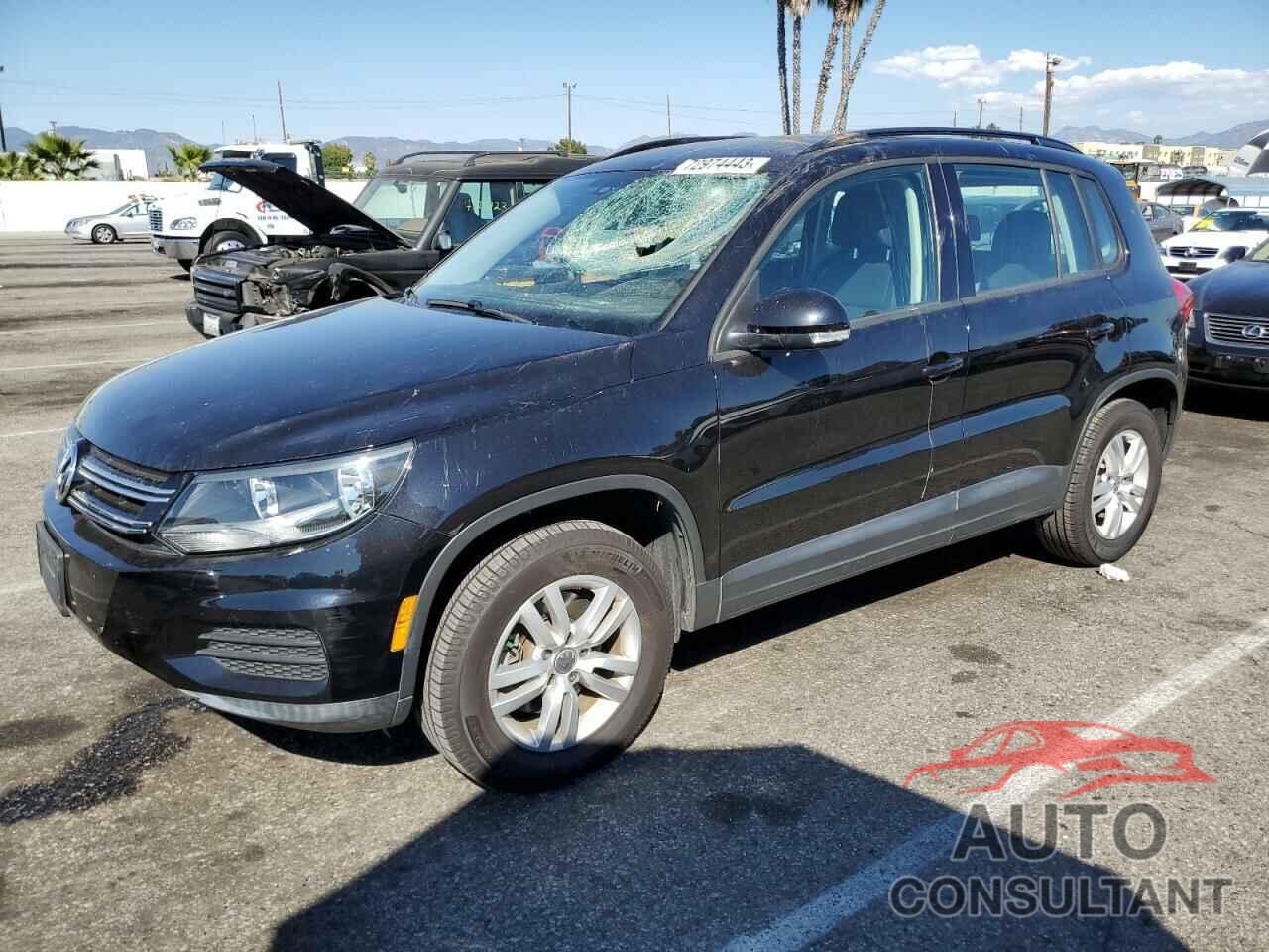 VOLKSWAGEN TIGUAN 2017 - WVGAV7AX7HK027332