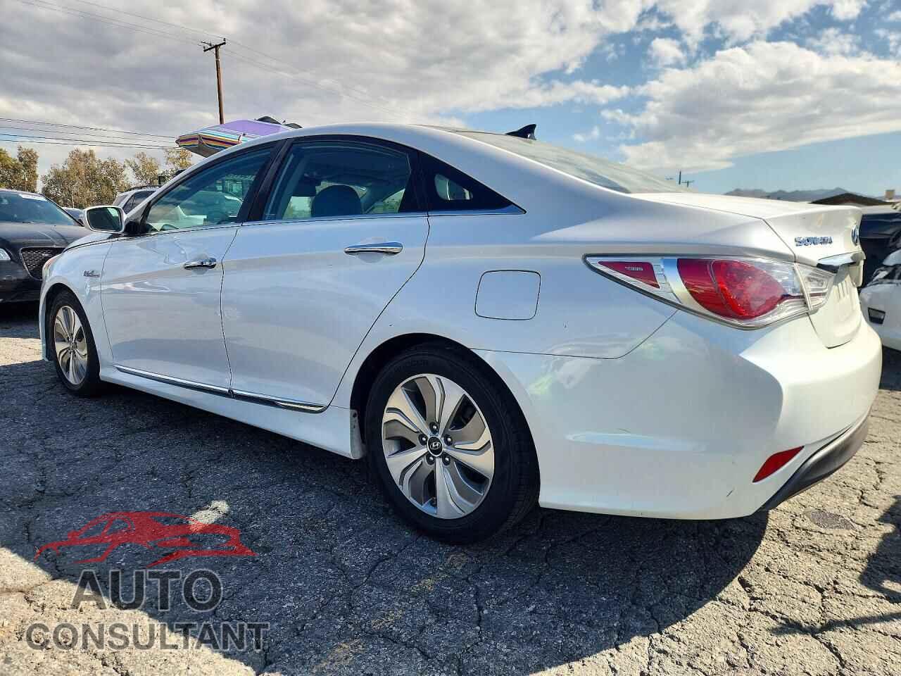 HYUNDAI SONATA 2013 - KMHEC4A43DA070710