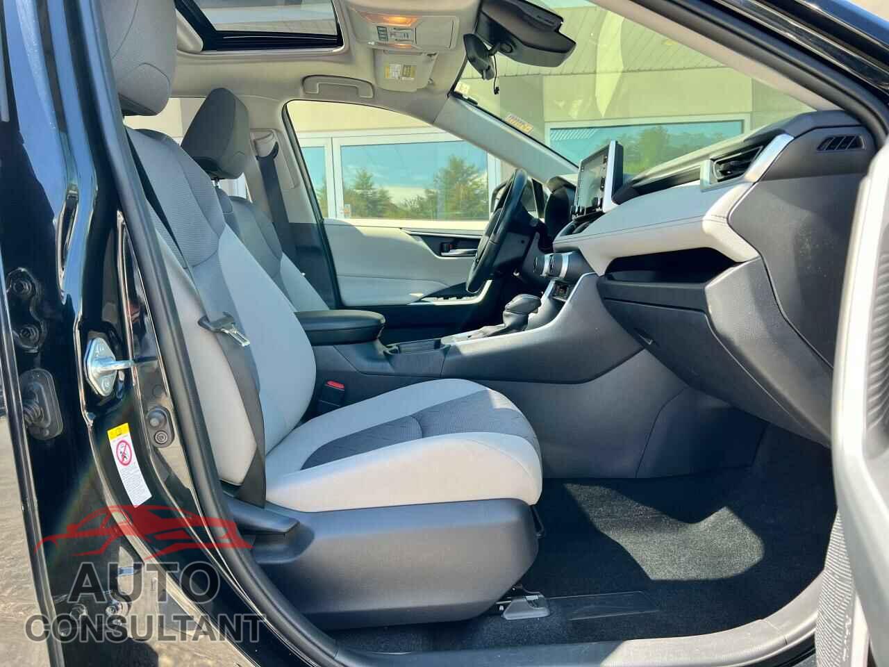 TOYOTA RAV4 2019 - JTMP1RFV1KD511795