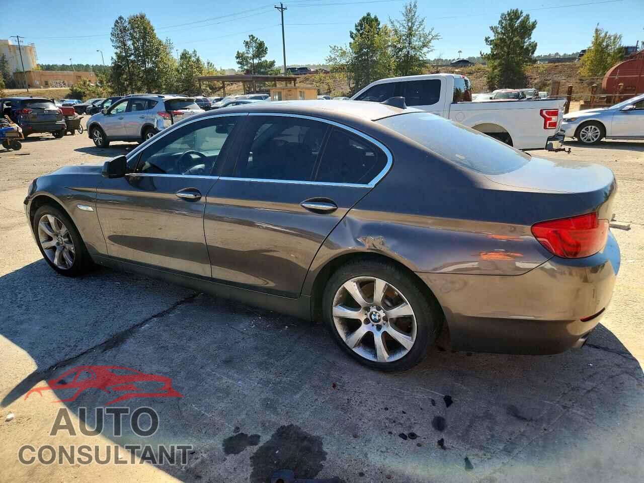 BMW 5 SERIES 2013 - WBAFR9C5XDD226585