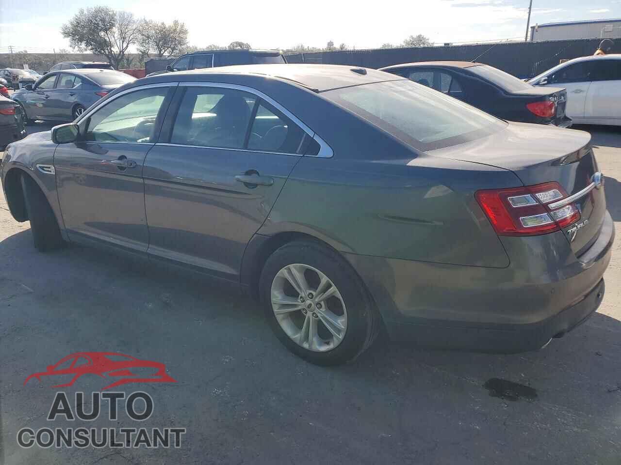 FORD TAURUS 2019 - 1FAHP2F84KG111450