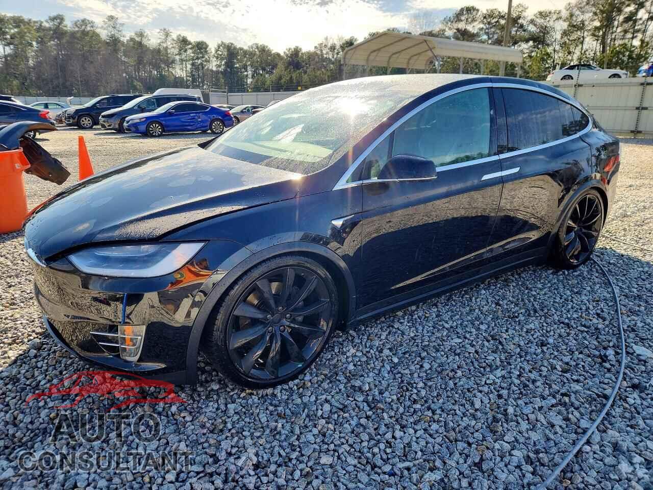 TESLA MODEL X 2017 - 5YJXCBE21HF051158