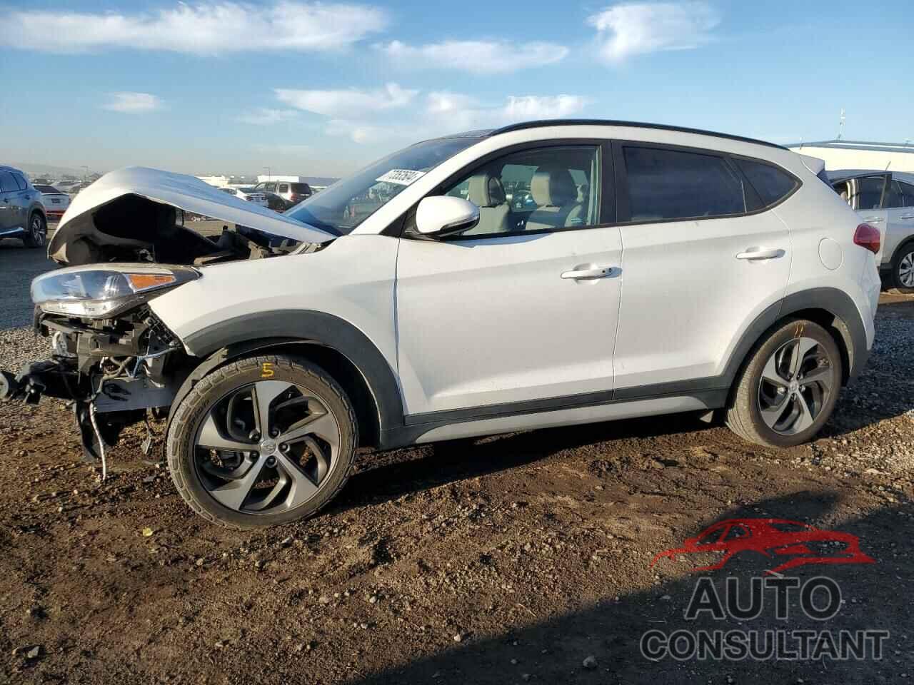 HYUNDAI TUCSON 2018 - KM8J33A27JU643044