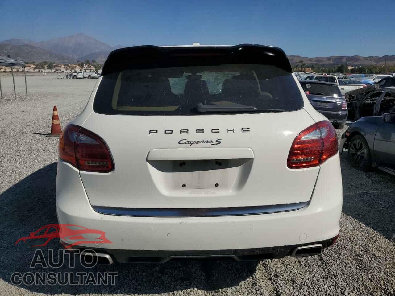 PORSCHE CAYENNE 2012 - WP1AB2A2XCLA43823