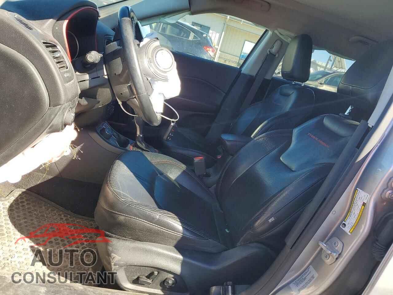 JEEP COMPASS 2017 - 3C4NJDDB7HT651646