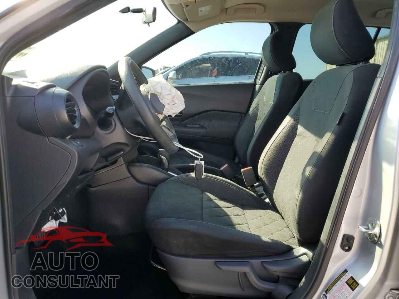 NISSAN KICKS 2019 - 3N1CP5CU3KL523865