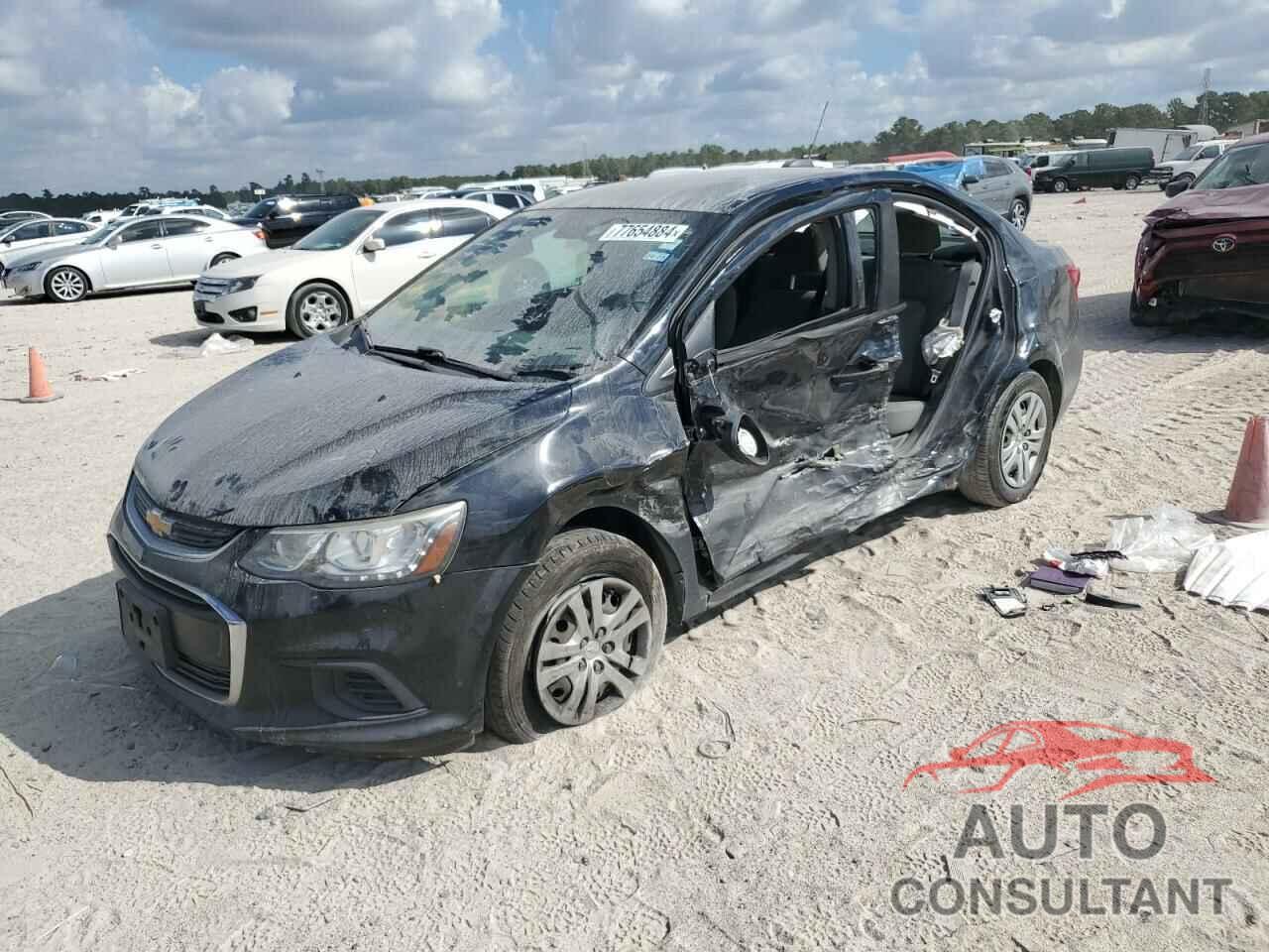 CHEVROLET SONIC 2018 - 1G1JB5SH6J4136294
