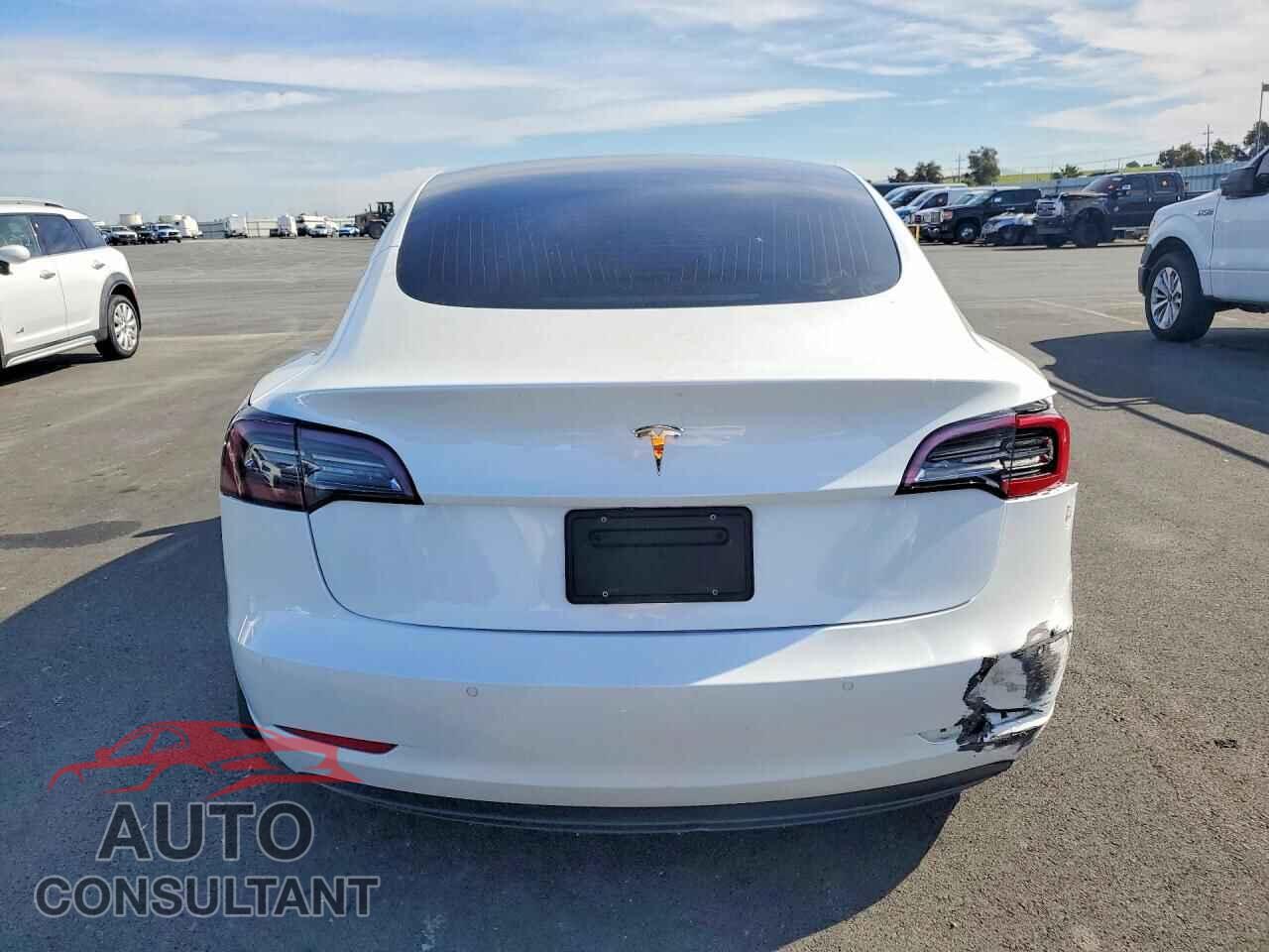 TESLA MODEL 3 2019 - 5YJ3E1EA7KF484632