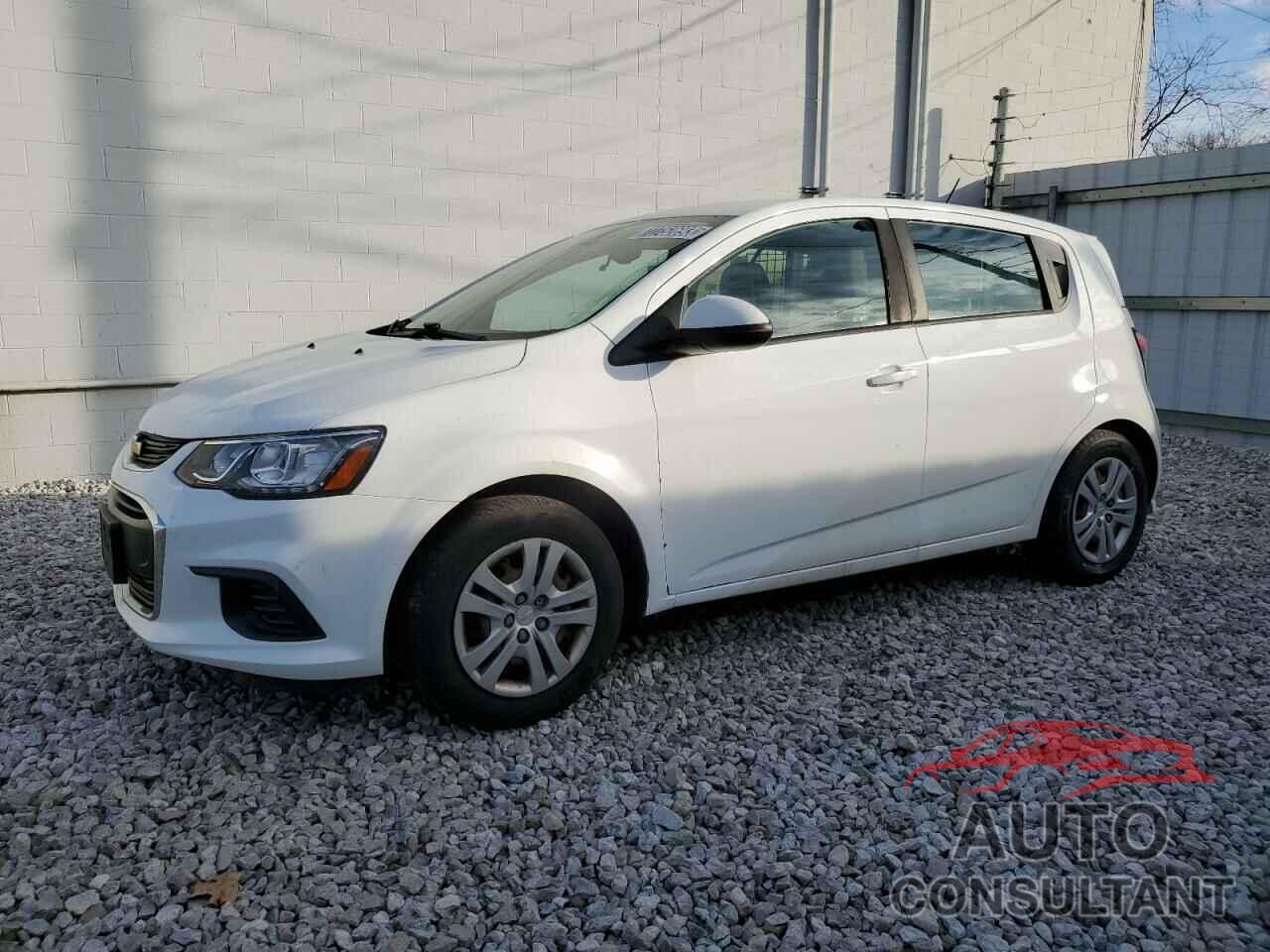 CHEVROLET SONIC 2017 - 1G1JG6SH7H4138458