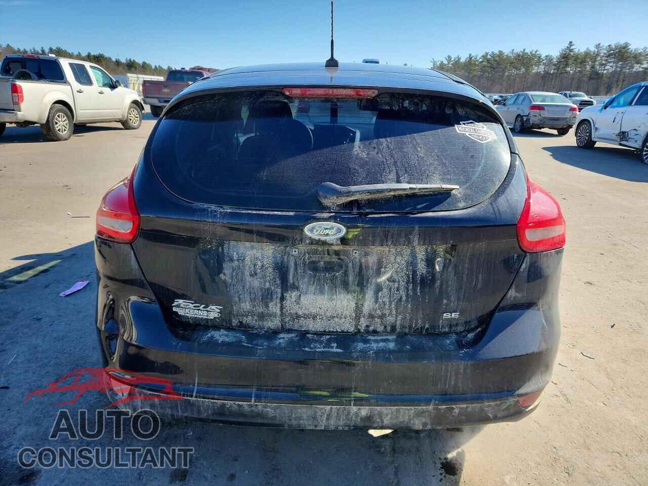 FORD FOCUS 2018 - 1FADP3K29JL302017